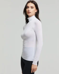 Maglia collo alto in modal cashmere