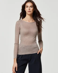 Maglia rib con scollo barchetta in modal cashmere a costine