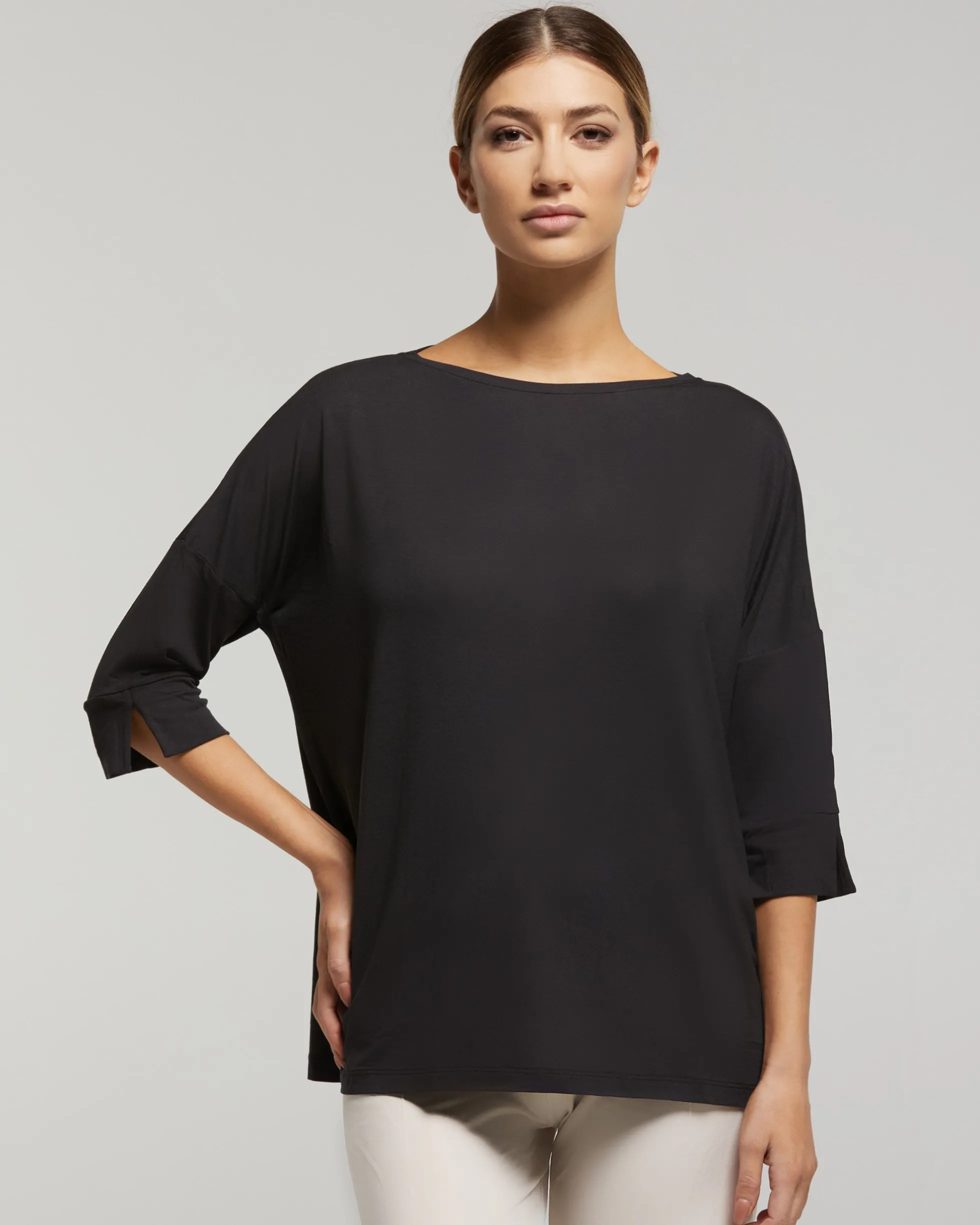 Maglia scollo barchetta in viscosa sostenibile vestibilità over