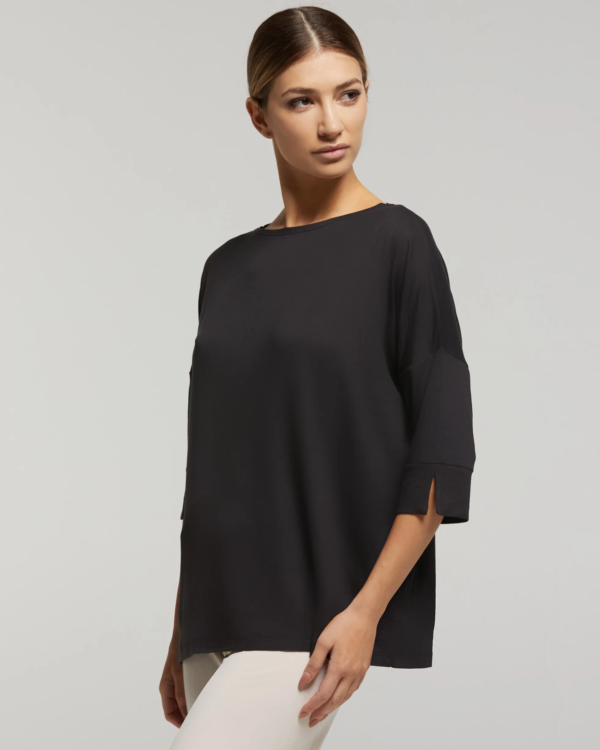 Maglia scollo barchetta in viscosa sostenibile vestibilità over