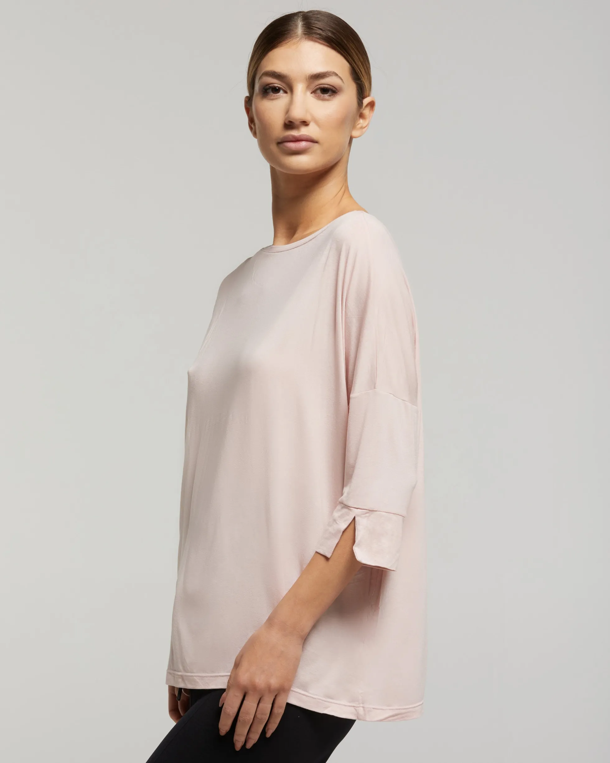 Maglia scollo barchetta in viscosa sostenibile vestibilità over
