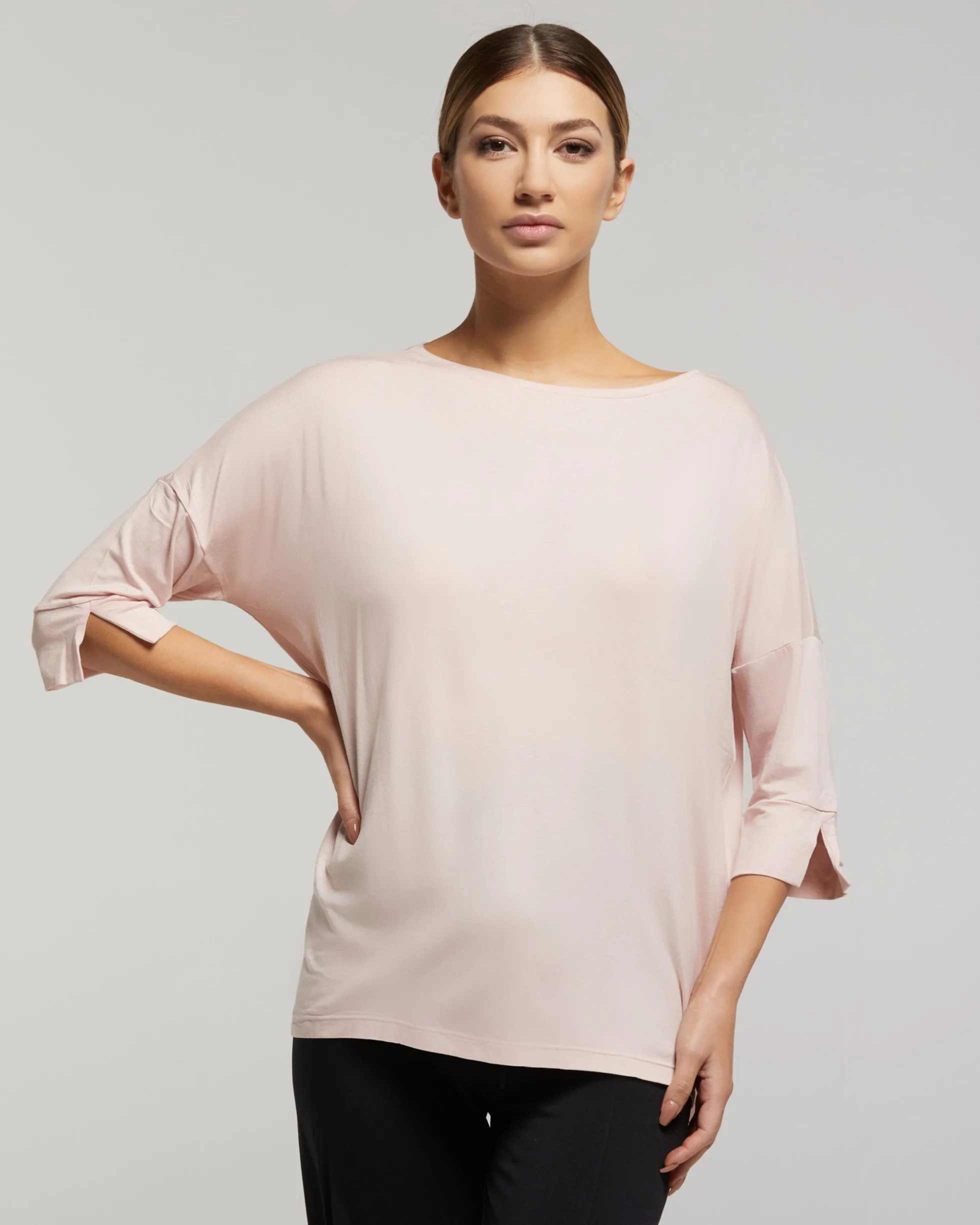 Maglia scollo barchetta in viscosa sostenibile vestibilità over