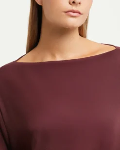 Maglia scollo barchetta seamless