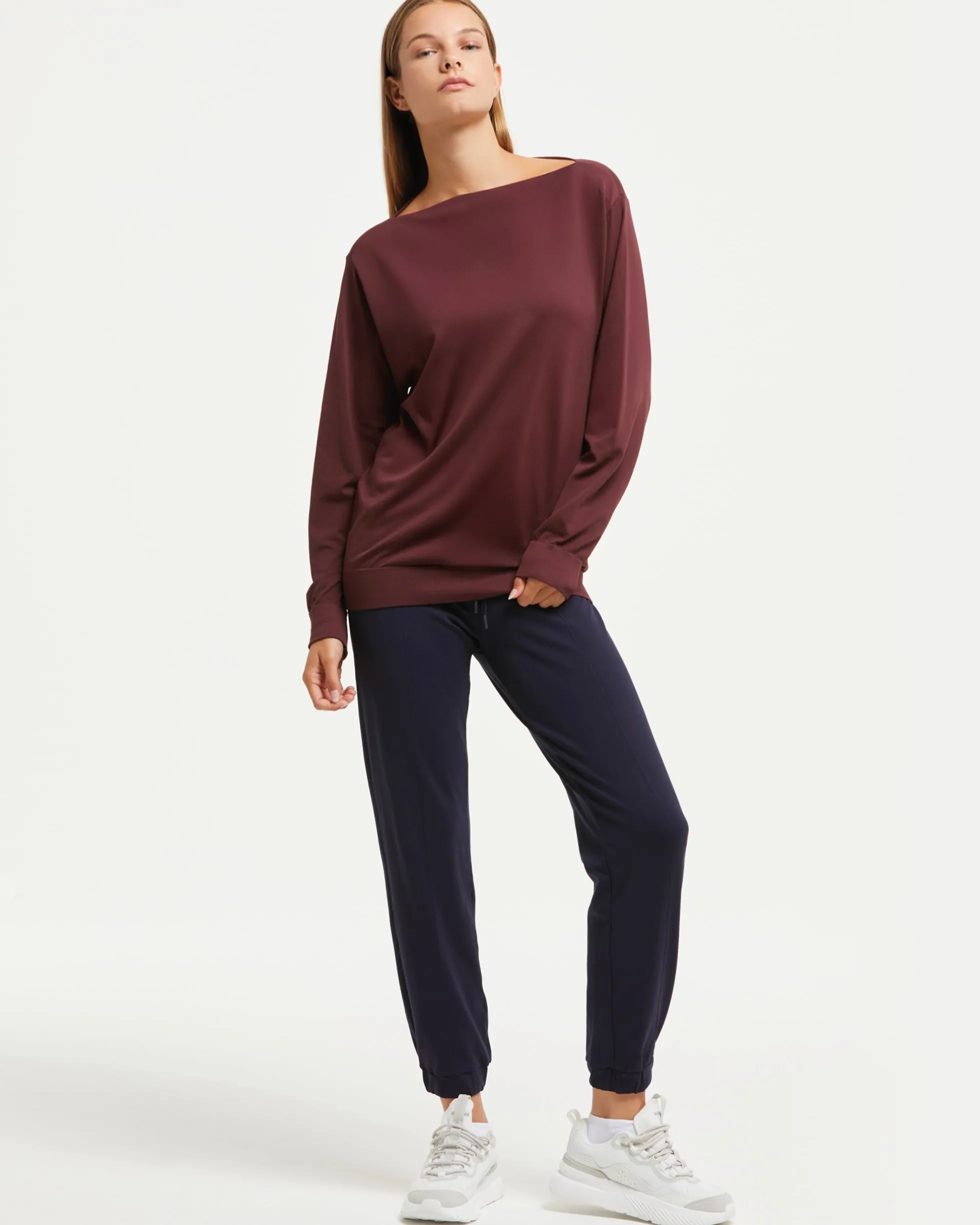 Maglia scollo barchetta seamless