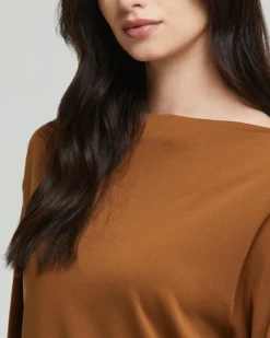 Maglia scollo barchetta seamless